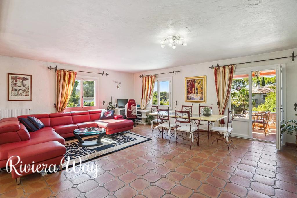 10 room villa in Antibes, photo #4, listing #103907496