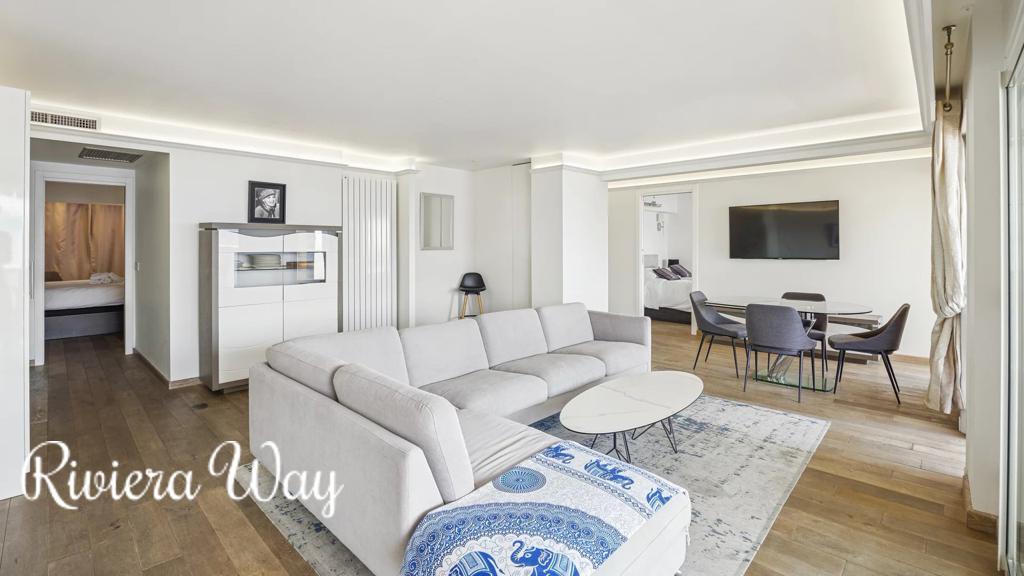 4 room apartment in Boulevard de la Croisette, photo #3, listing #106853040
