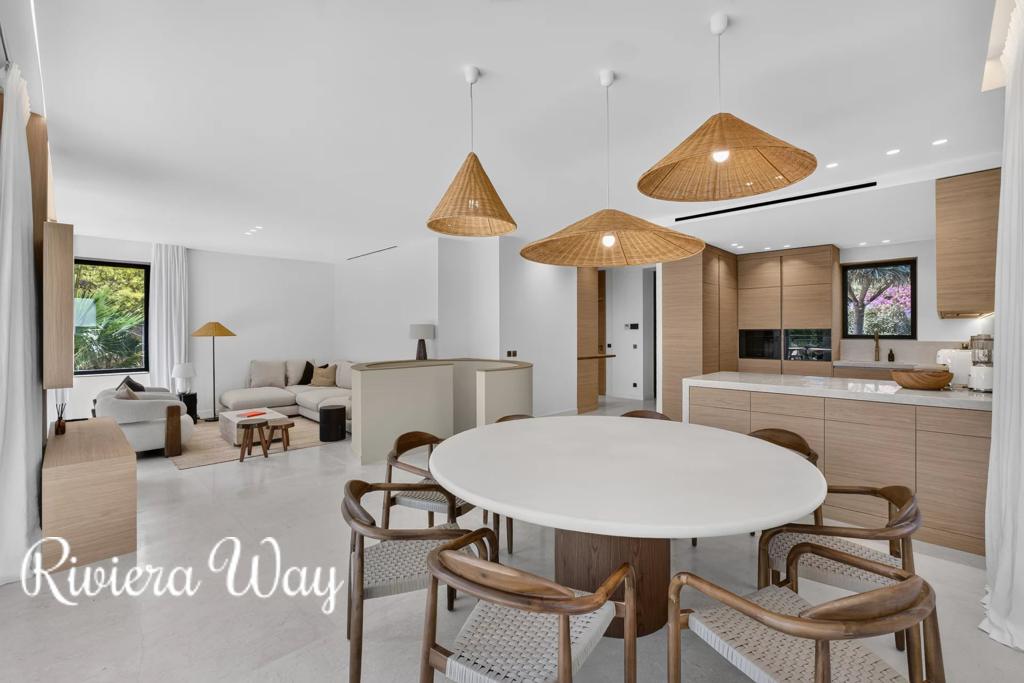 5 room villa in Cap d'Antibes, photo #8, listing #106741278