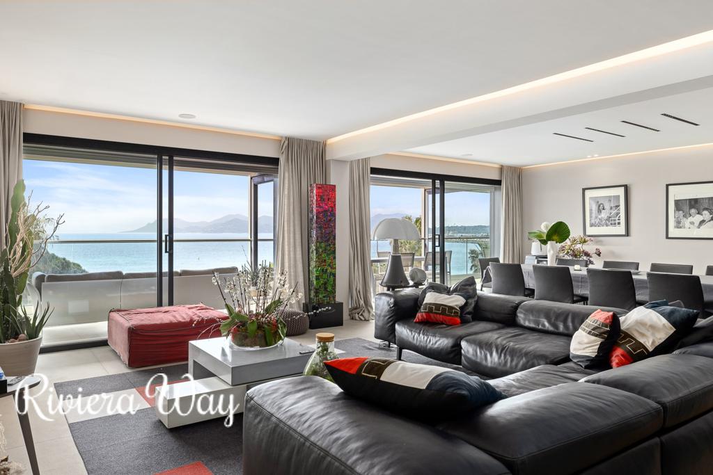 5 room penthouse in Cannes, photo #8, listing #82516308