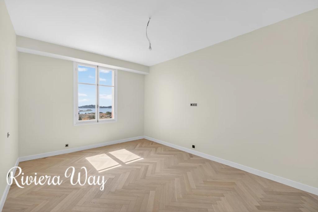 4 room apartment in Beaulieu-sur-Mer, photo #7, listing #106523718