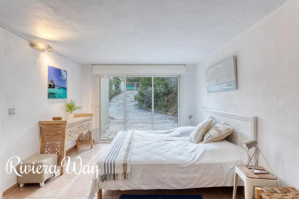 6 room villa in La Croix-Valmer, photo #9, listing #98233002