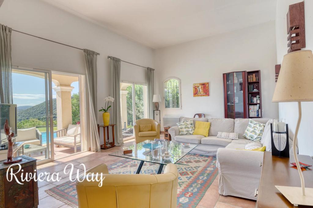 6 room villa in La Croix-Valmer, photo #1, listing #100683870