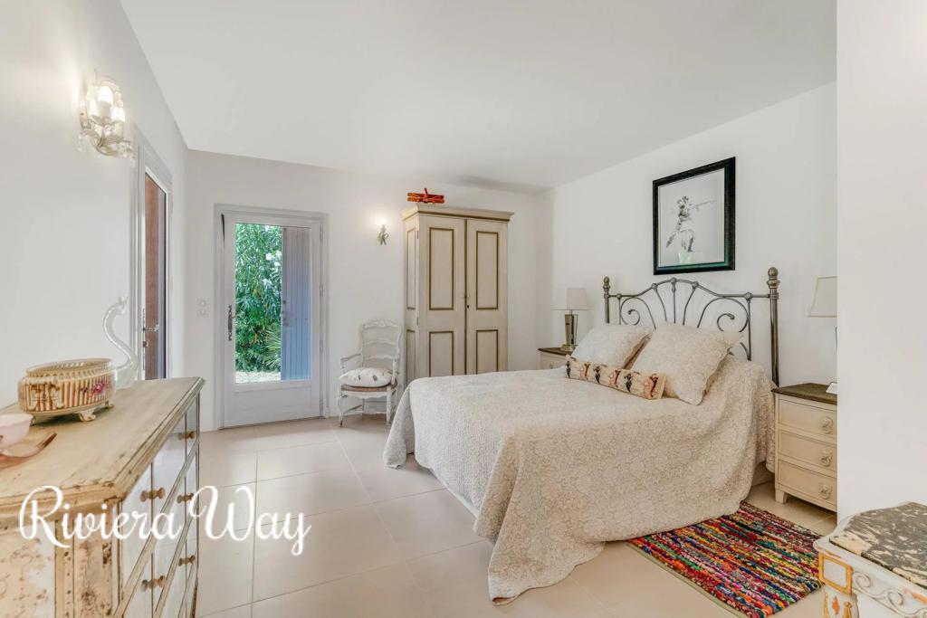 Villa in Sainte-Maxime, photo #10, listing #106650222