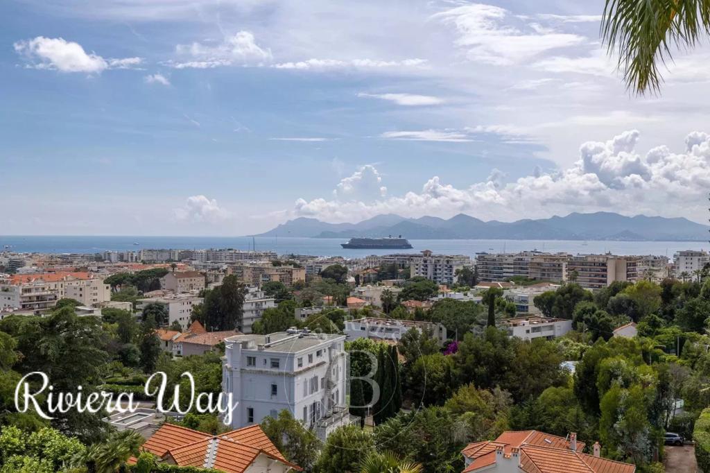 4 room apartment in Cannes, photo #3, listing #100443168