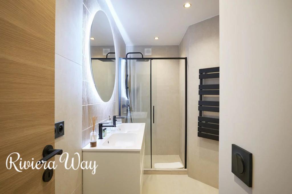 2 room apartment in Cannes, photo #9, listing #106636572