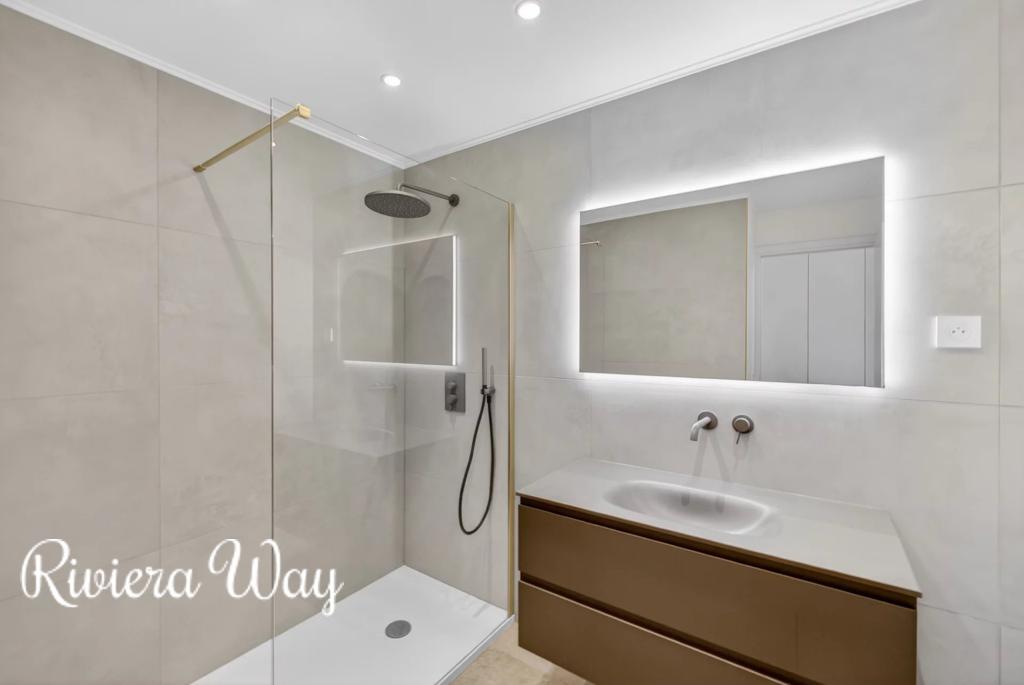 3 room apartment in Villefranche-sur-Mer, photo #8, listing #105933366
