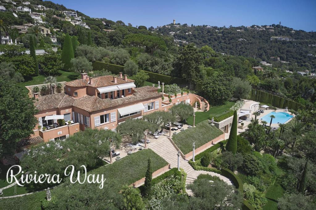 9 room villa in Cannes, photo #3, listing #106425732