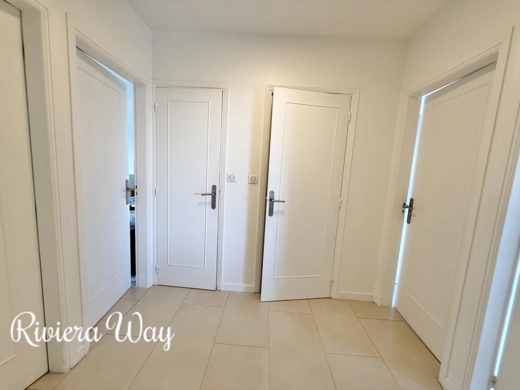 4 room apartment in Antibes, photo #5, listing #103061112