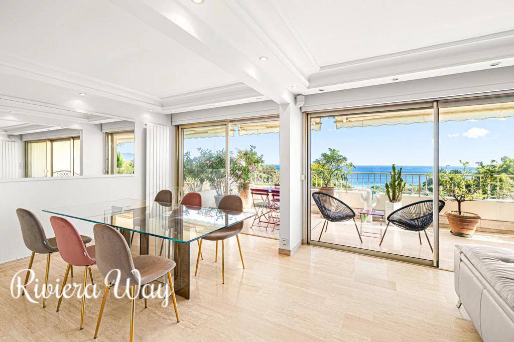 4 room apartment in Cannes, photo #10, listing #106594278