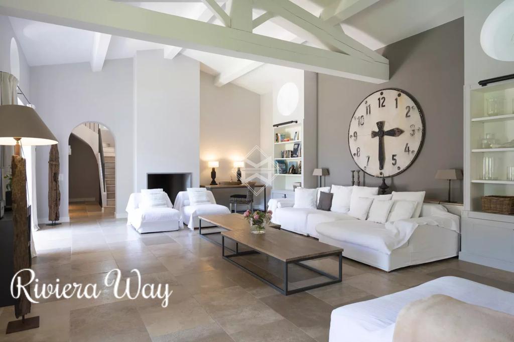 7 room villa in La Croix-Valmer, photo #5, listing #105676200