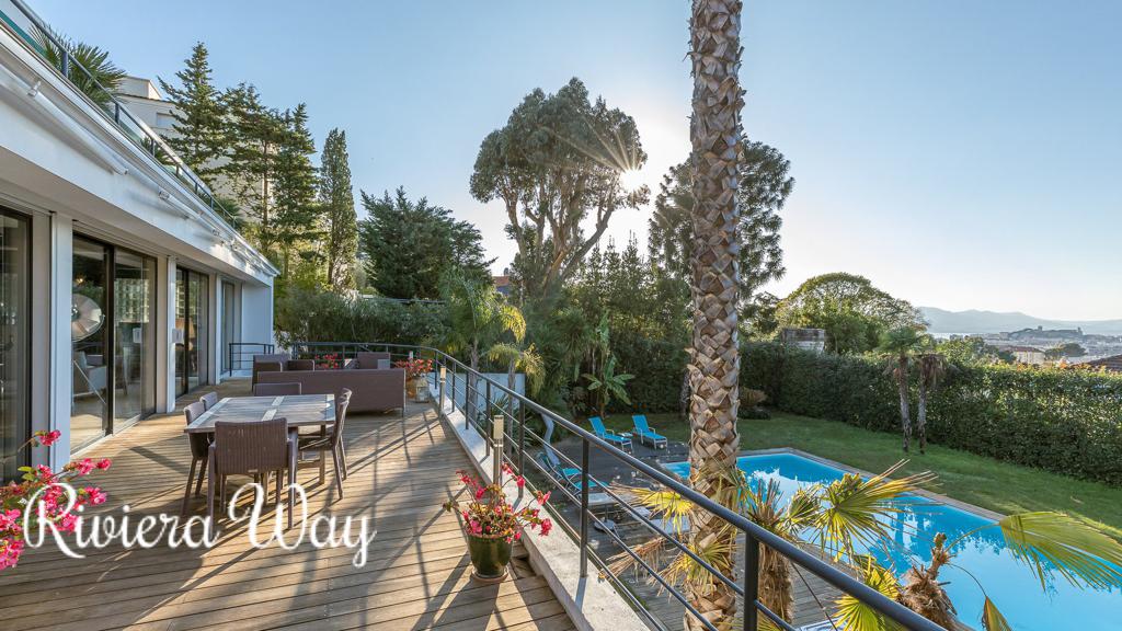 Villa in Cannes, photo #3, listing #80967600