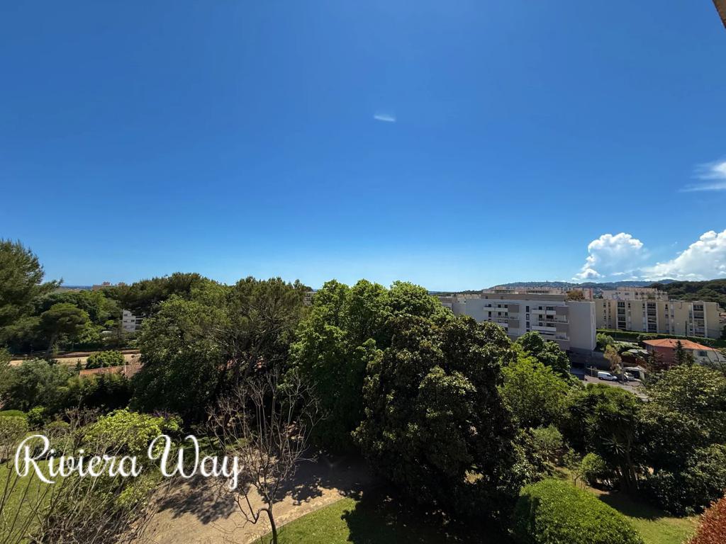 4 room apartment in Antibes, photo #1, listing #103061112