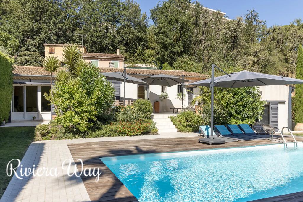 5 room villa in Villeneuve-Loubet, photo #5, listing #90169968