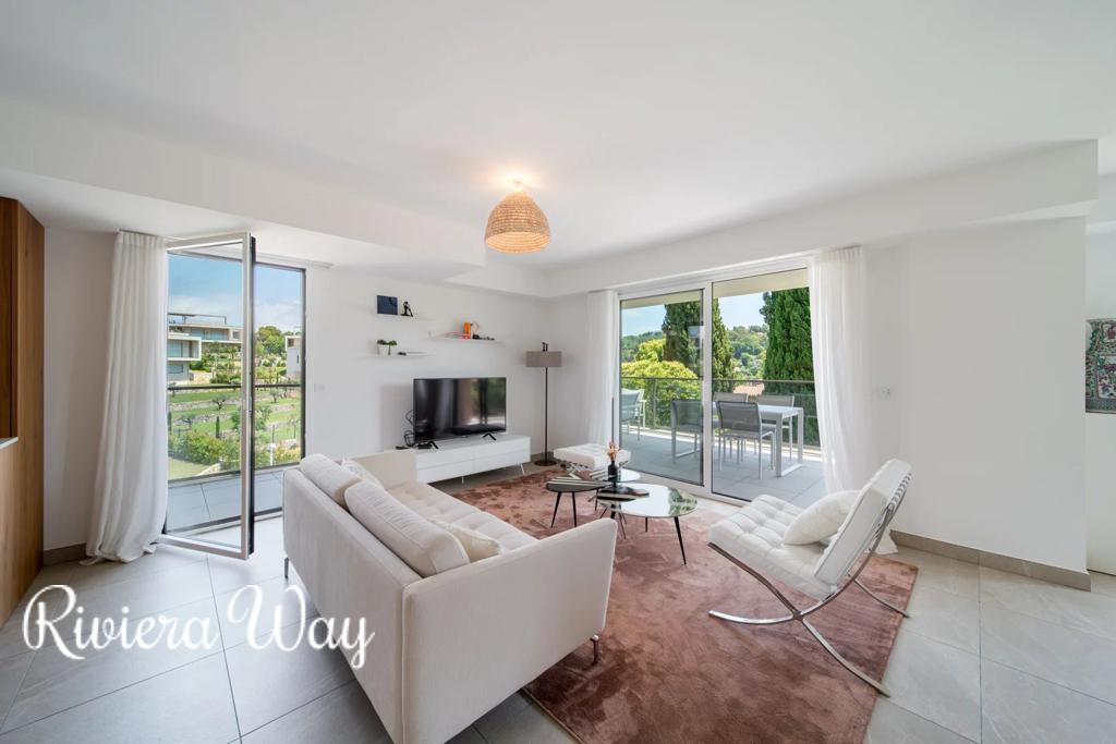 4 room penthouse in Mougins, photo #4, listing #106515906
