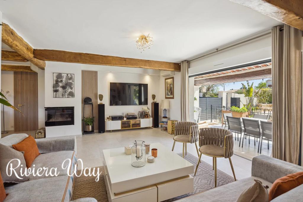 Villa in Grasse, photo #10, listing #102971106
