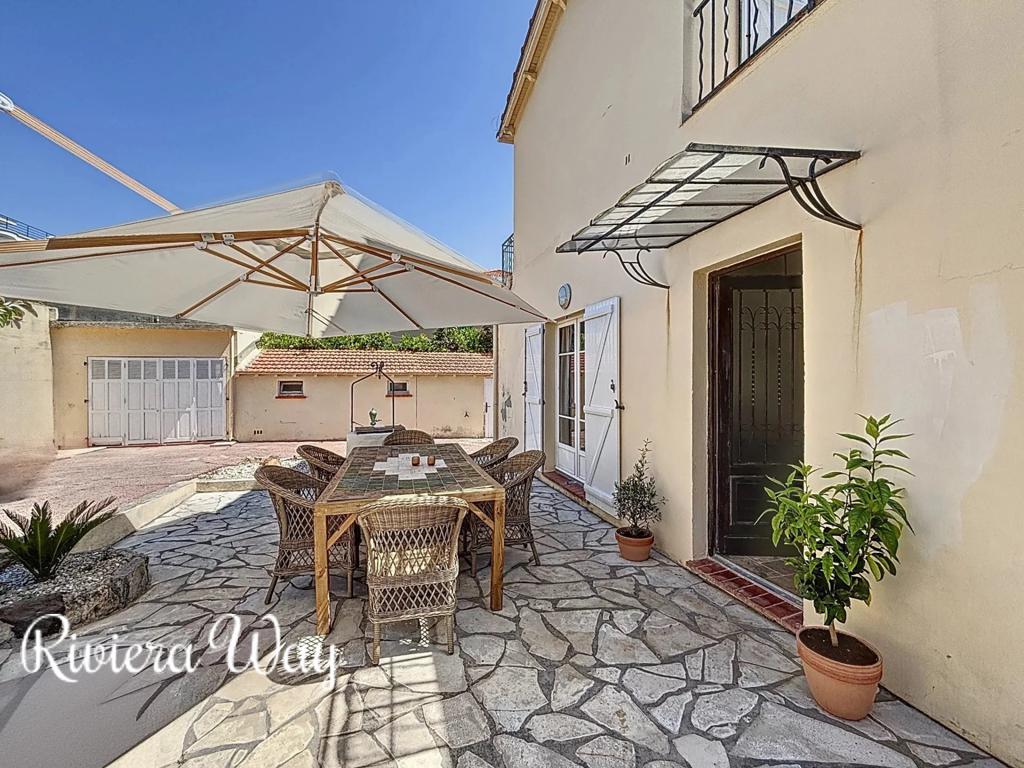 6 room villa in Cap d'Antibes, photo #9, listing #103799640
