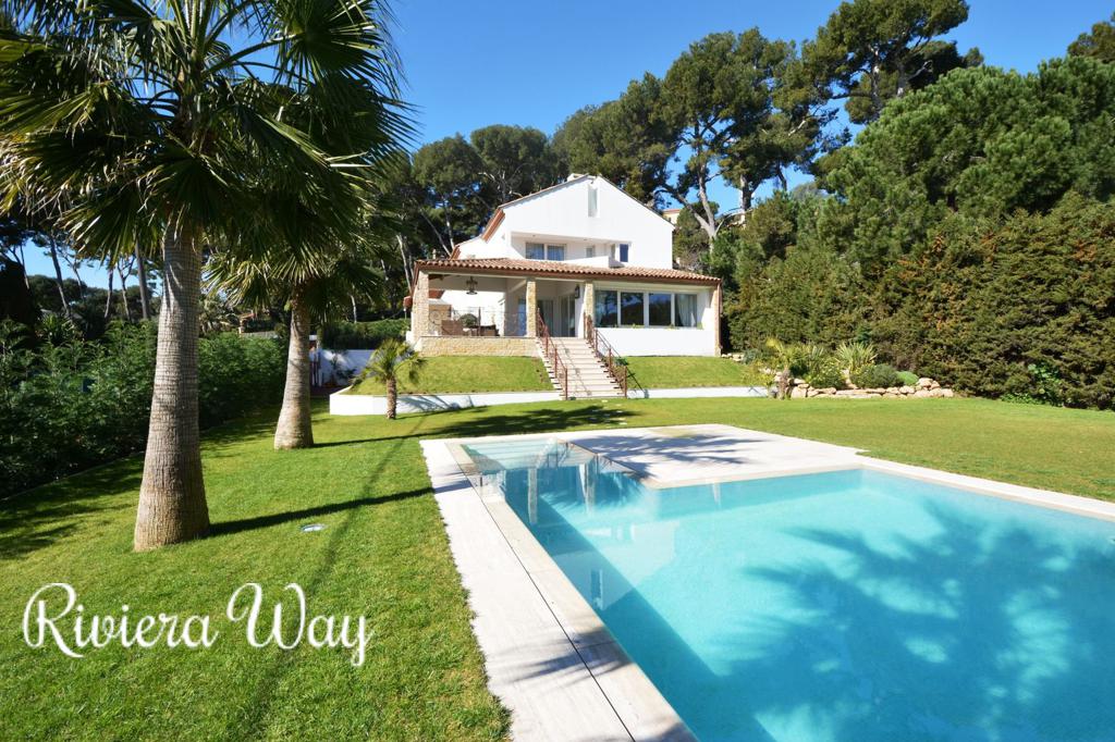 5 room villa in Cap d'Antibes, photo #2, listing #78858108