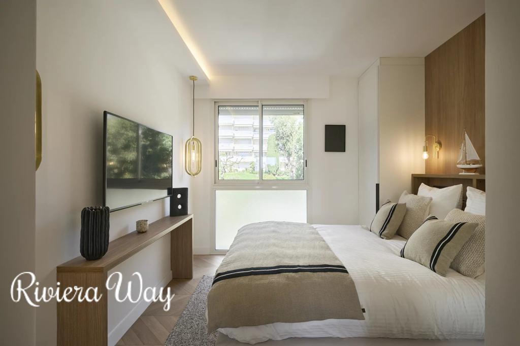 3 room apartment in Cannes, photo #3, listing #103863228