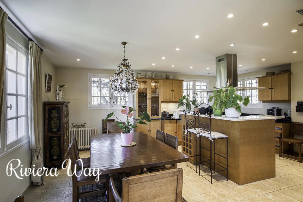 6 room villa in Mougins, photo #4, listing #104300070