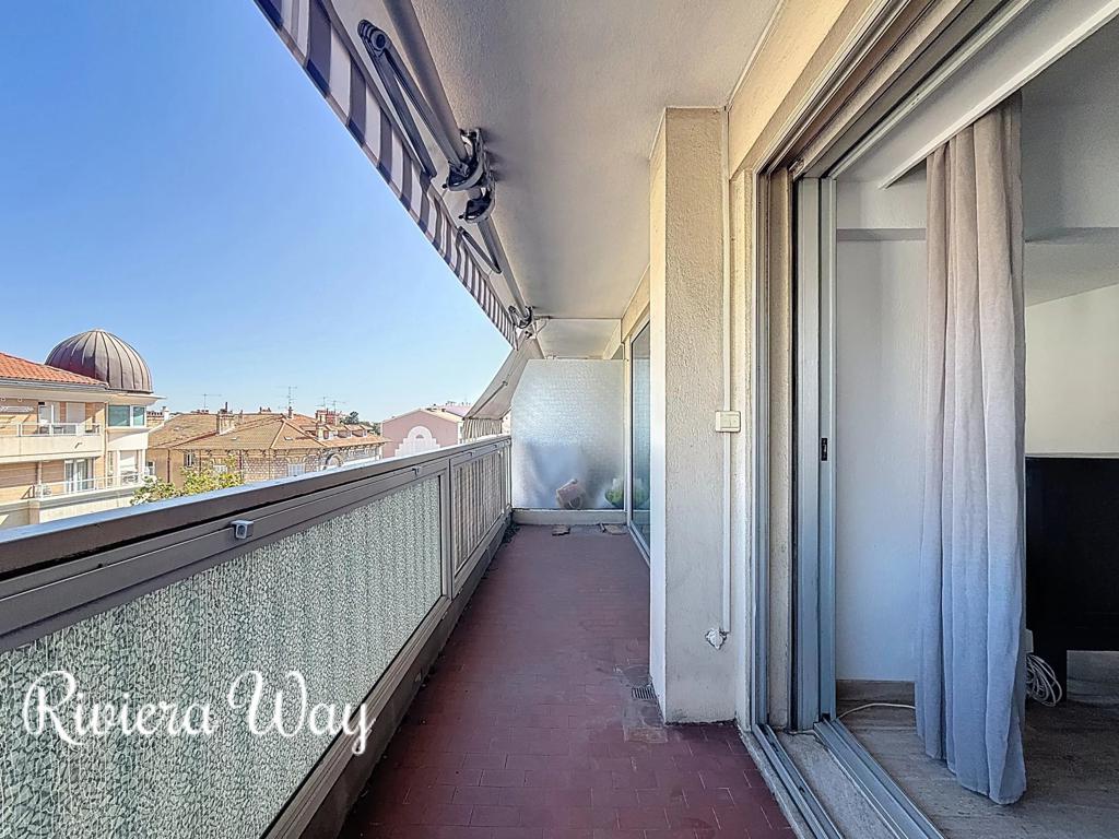 3 room apartment in Cannes, photo #10, listing #104150088