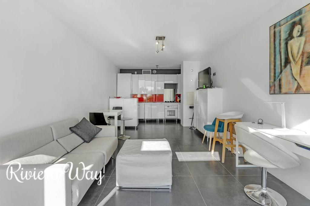 7 room villa in Toulon, photo #6, listing #104621454