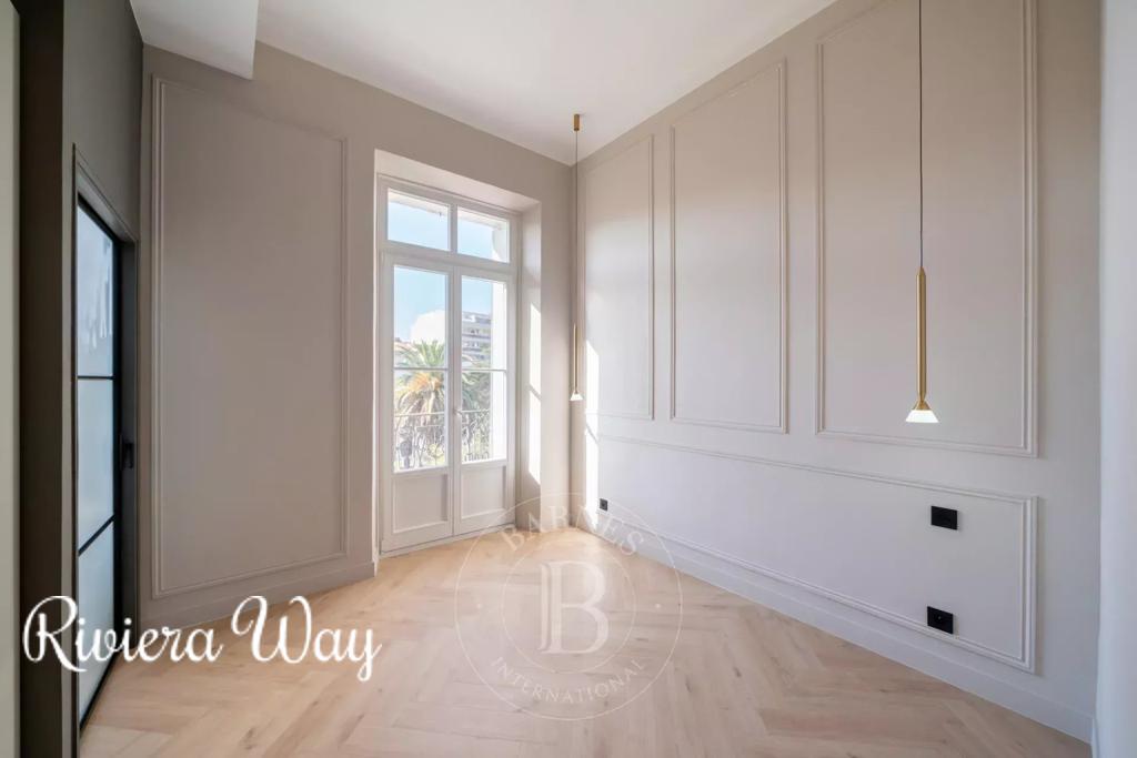 4 room apartment in Cannes, photo #3, listing #100826208