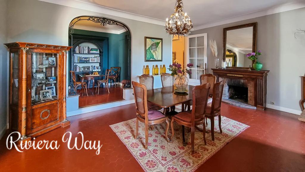 11 room villa in Le Cannet, photo #1, listing #104350512