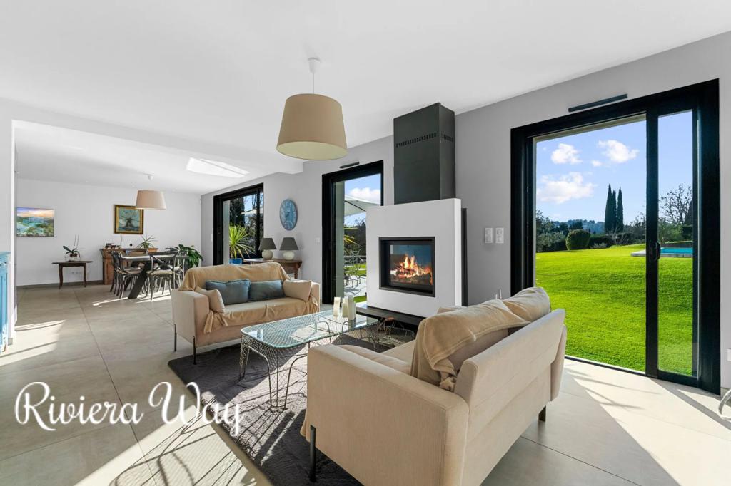7 room villa in Chateauneuf-Grasse, photo #8, listing #105241164