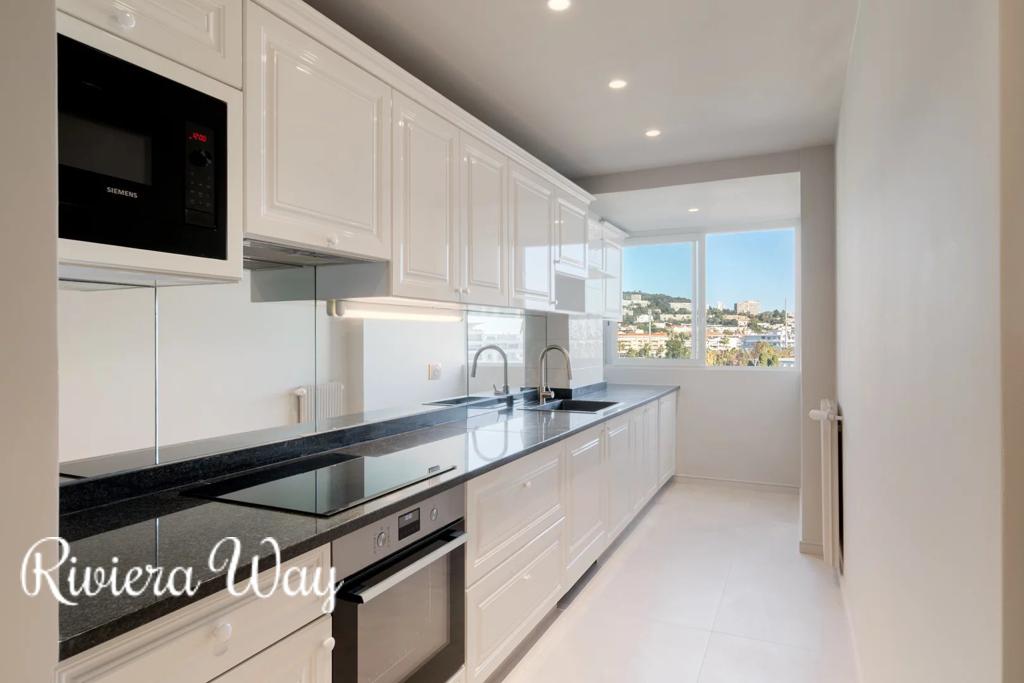 3 room apartment in Cannes, photo #1, listing #105103992