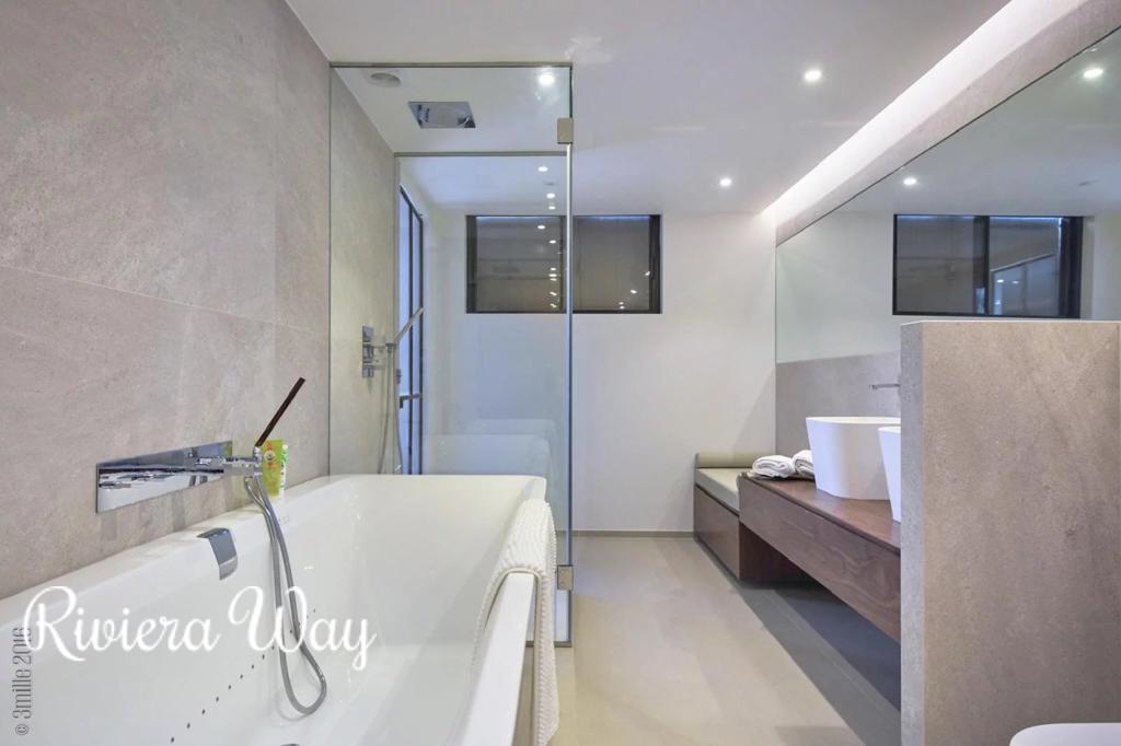6 room villa in Gassin, photo #3, listing #102861570