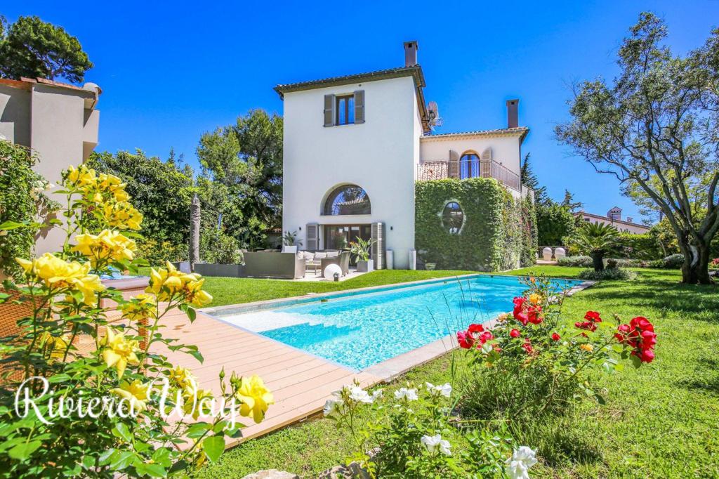 8 room villa in Cap d'Antibes, photo #2, listing #81337242
