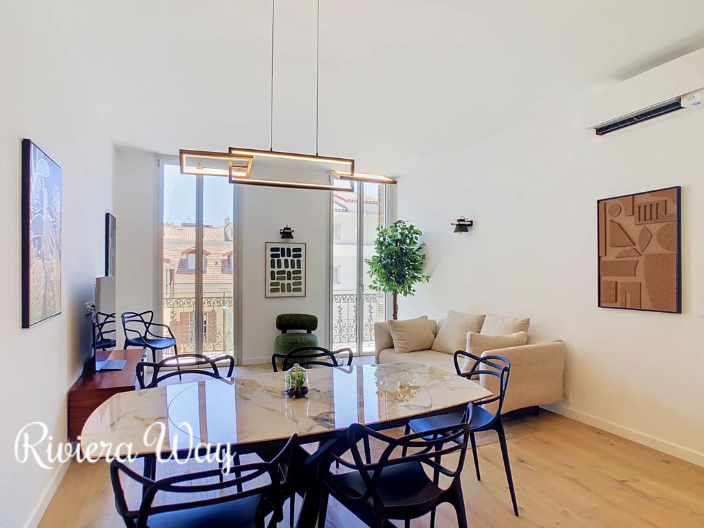 4 room apartment in Cannes, photo #1, listing #106594782