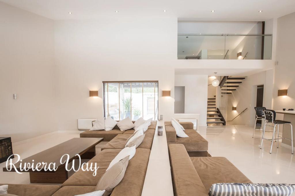 7 room villa in Antibes, photo #6, listing #95530008