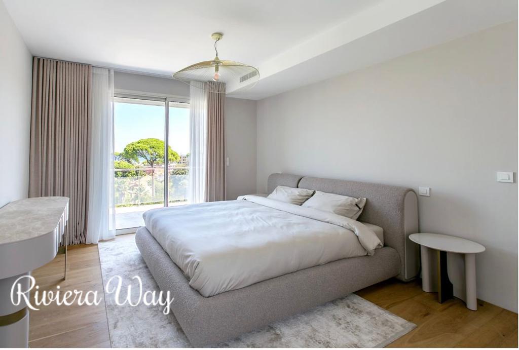 10 room villa in Cap d'Antibes, 320 m², photo #2, listing #104750730