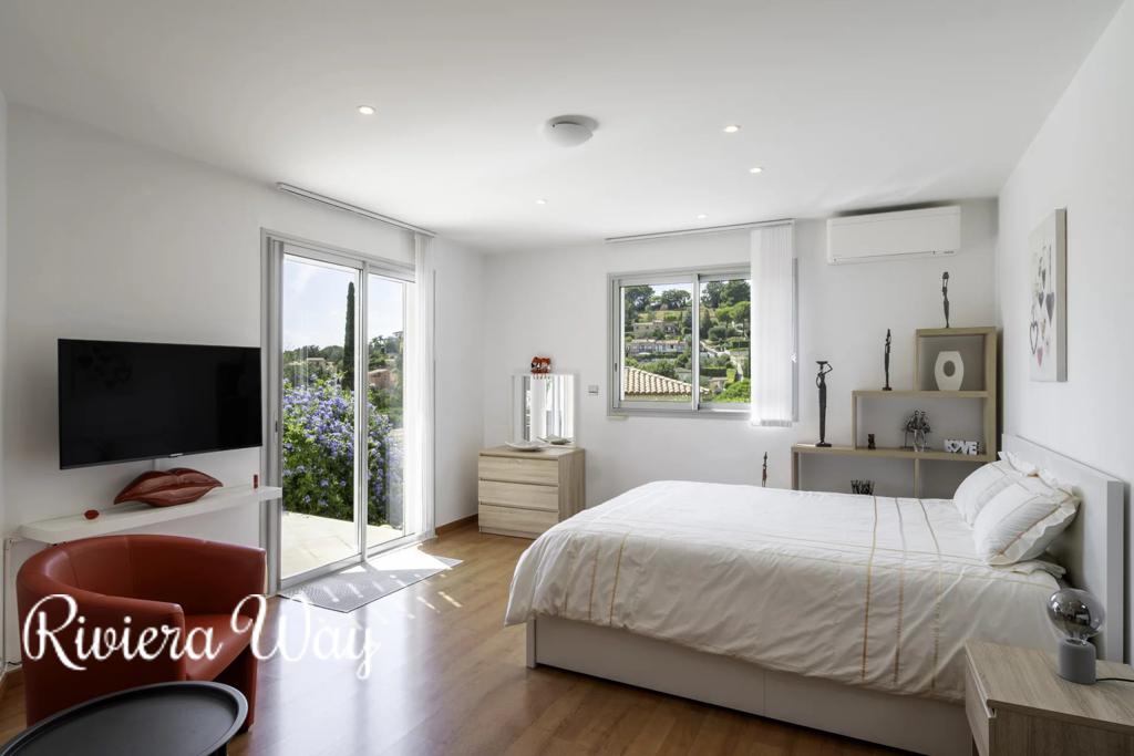 5 room villa in Mougins, photo #1, listing #103975158