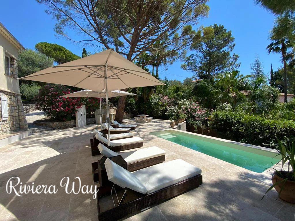 8 room villa in Mougins, photo #9, listing #106864044