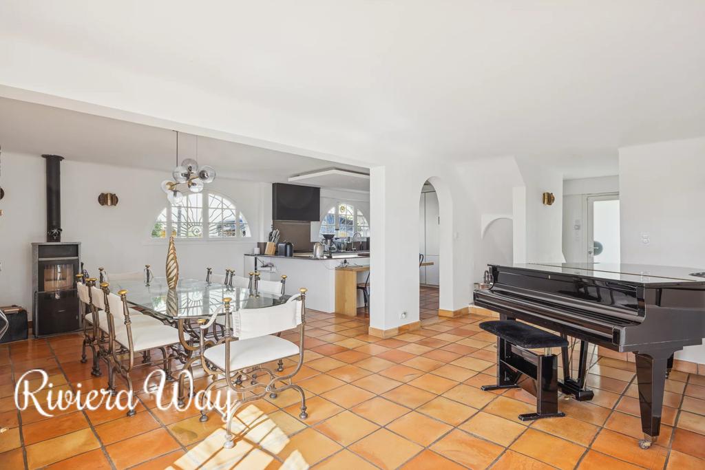 6 room villa in Cagnes-sur-Mer, photo #7, listing #104502048