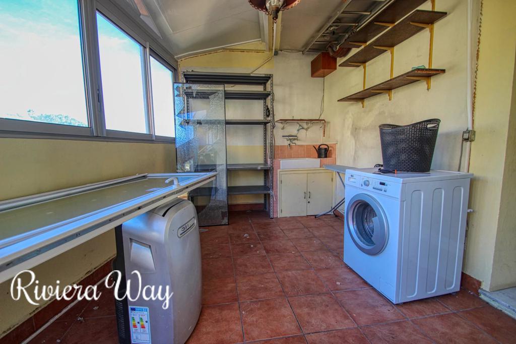 4 room apartment in Fabron, photo #10, listing #105042966