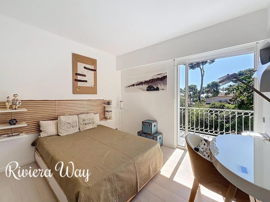 5 room villa in Cap d'Antibes, photo #4, listing #104095110