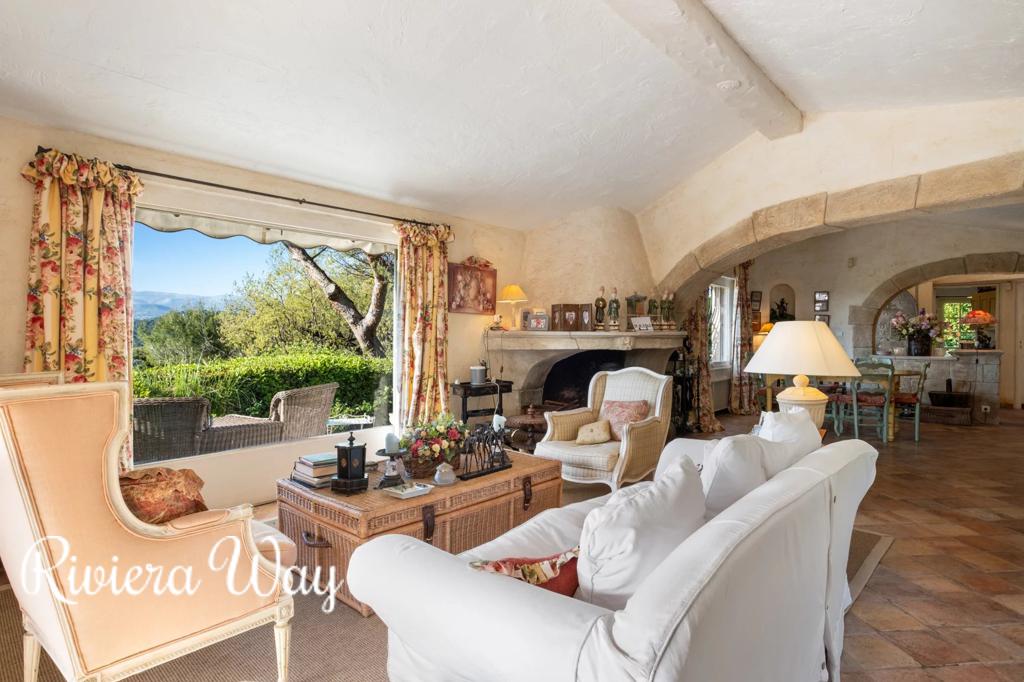 5 room villa in Mougins, photo #1, listing #99642396