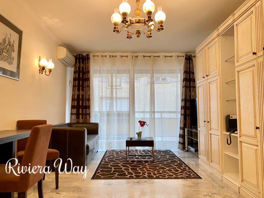 Apartment in Cannes, 54 m², photo #1, listing #80937402