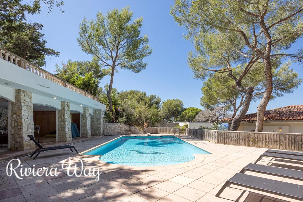 6 room villa in Cap d'Antibes, photo #7, listing #104008044