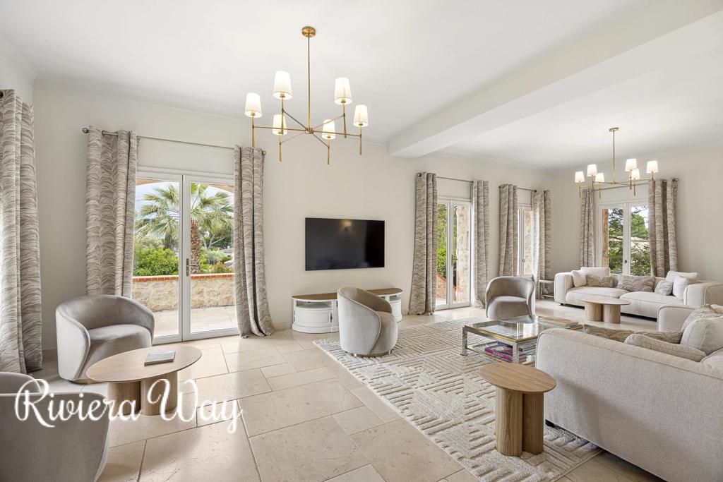 7 room villa in Cap d'Antibes, photo #4, listing #104224008