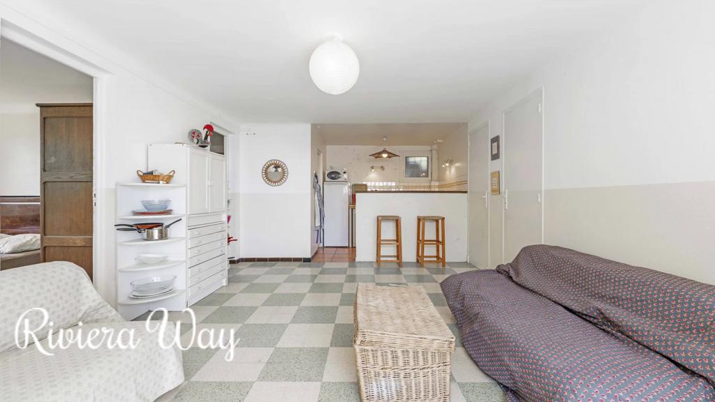 11 room villa in Fréjus, photo #3, listing #103794306