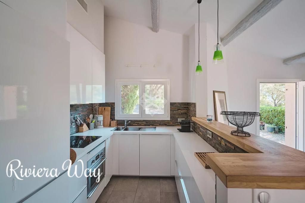 10 room villa in La Croix-Valmer, 340 m², photo #9, listing #105674730