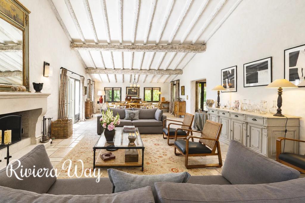 9 room villa in Le Rouret, photo #6, listing #106503558