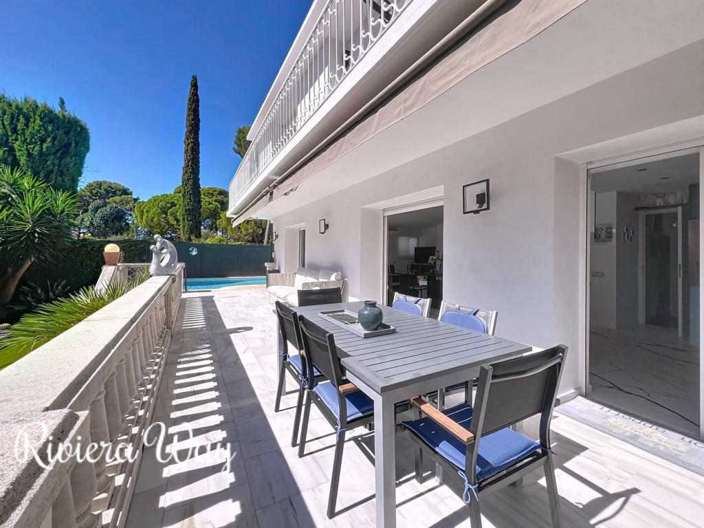 5 room villa in Cap d'Antibes, photo #1, listing #104095110