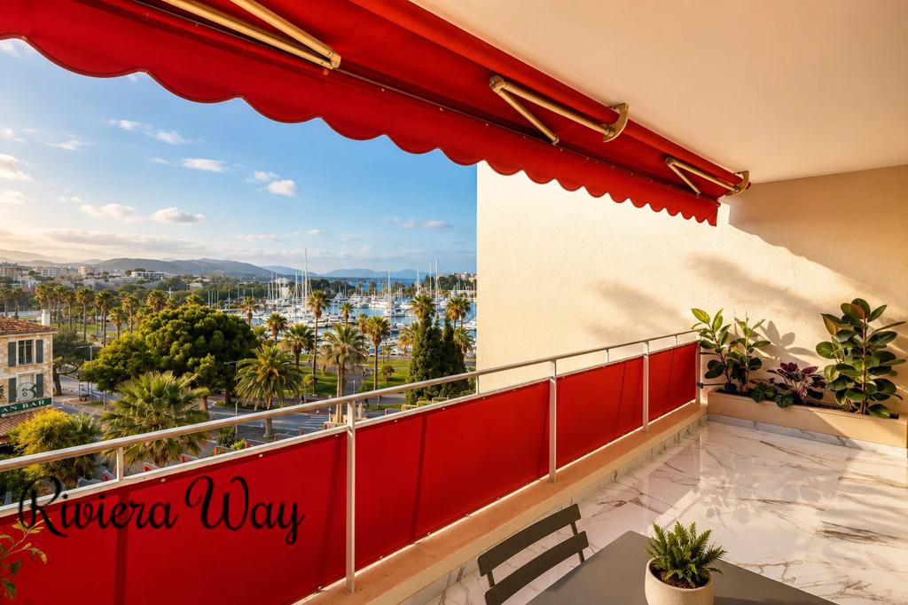 4 room apartment in Antibes, photo #2, listing #105001764