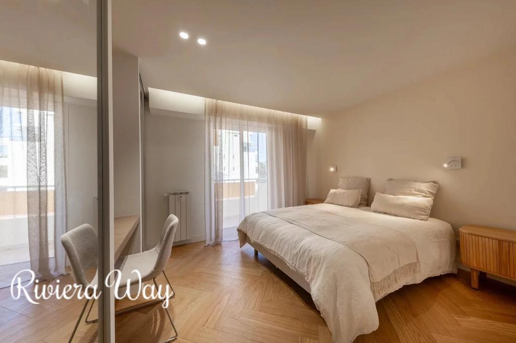 4 room apartment in Antibes, photo #10, listing #105001806